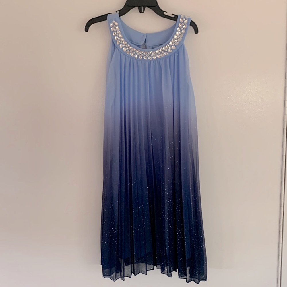 Beautiful sparkly ombré tank dress. Two button back.